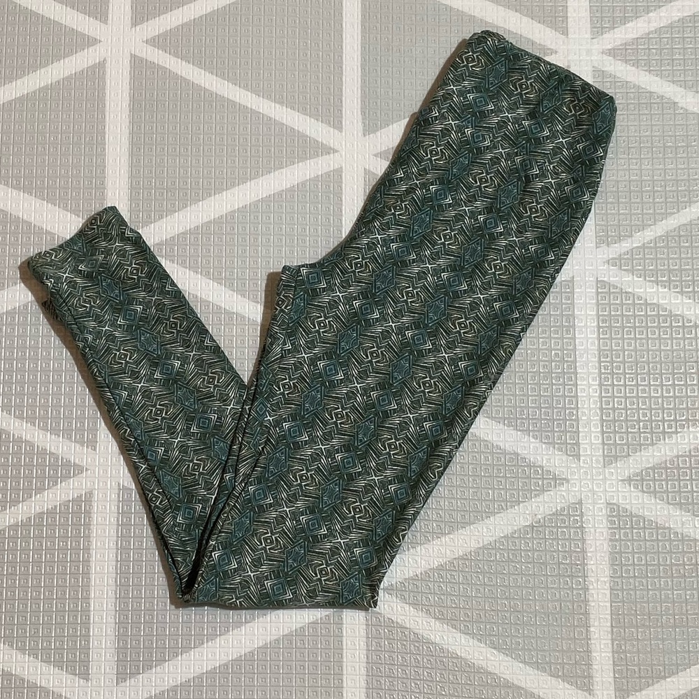 🛍Green Lularoe Leggings